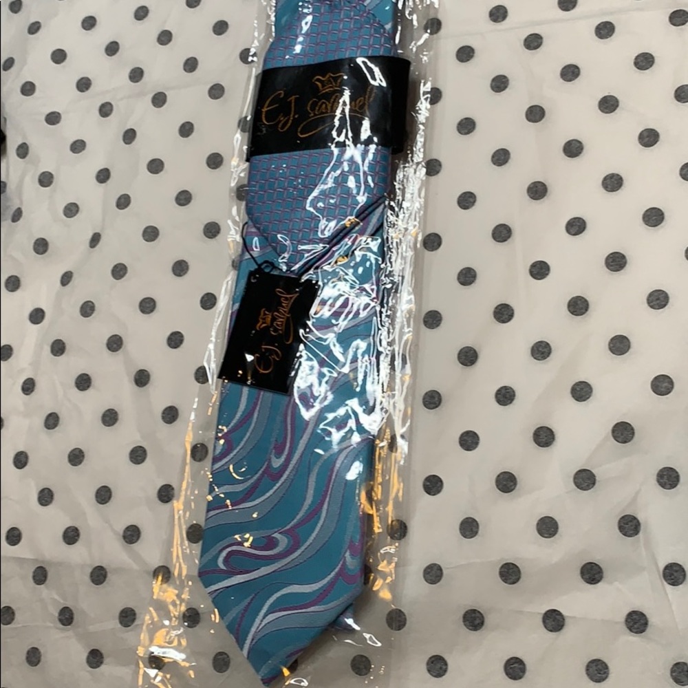 3/$40 EJ Samuel Necktie With Handkerchief